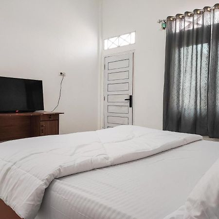 Adela Homestay Syariah Near Universitas Muhammadiyah Jambi Mitra Reddoorz Extérieur photo