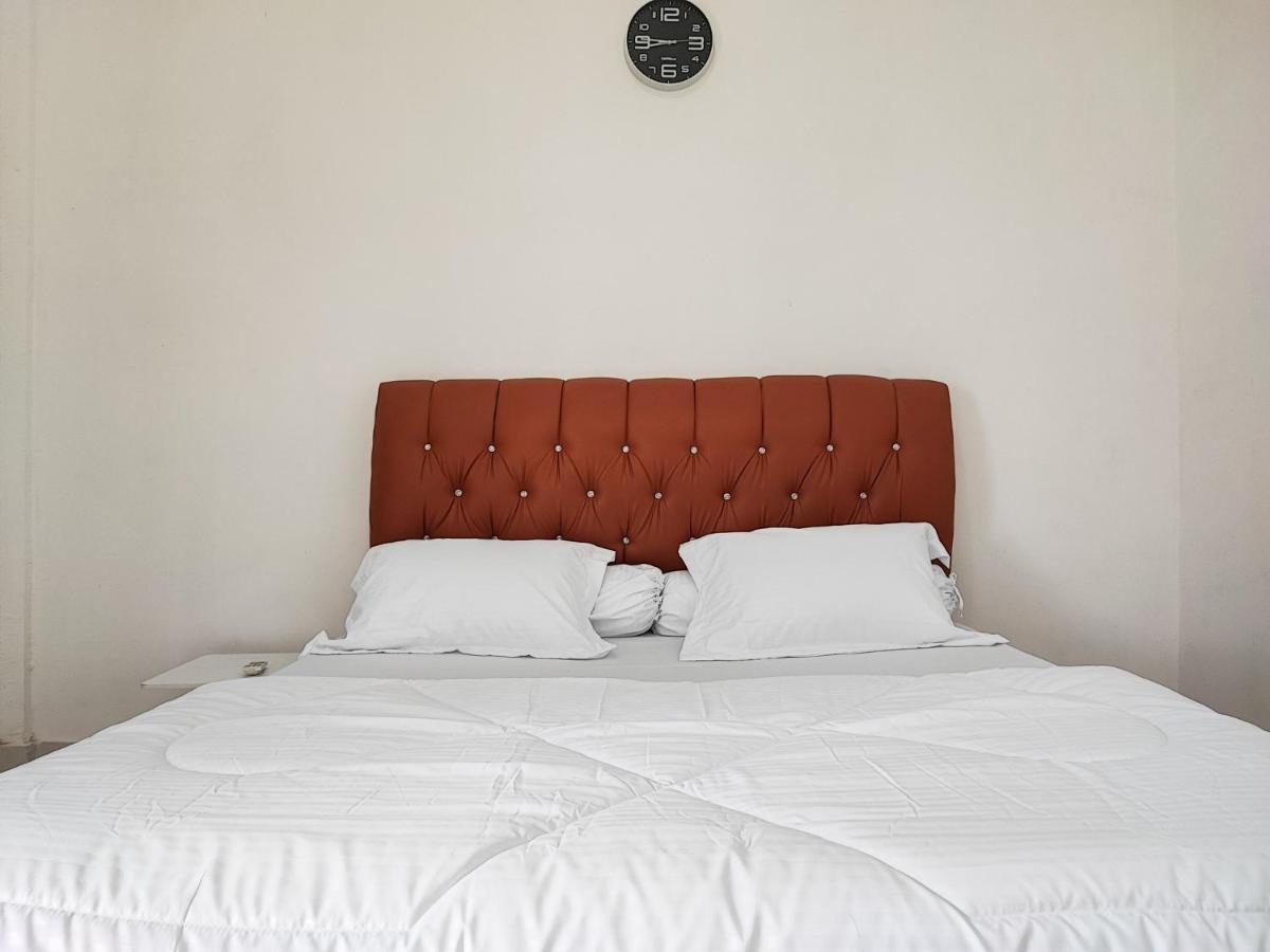 Adela Homestay Syariah Near Universitas Muhammadiyah Jambi Mitra Reddoorz Extérieur photo